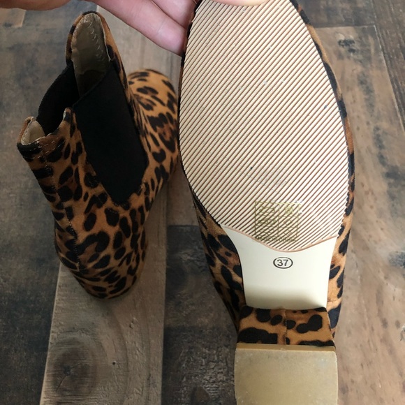 Cheetah Print Booties - Picture 4 of 4